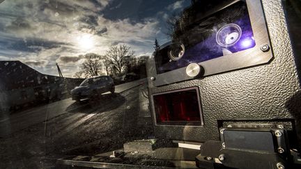 Un radar de vitesse à Aubigny-en-Artois le 10 février 2016. (PHILIPPE HUGUEN / AFP)