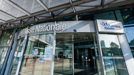 Le siège de la Caisse nationale d'Assurance-maladie, à Paris, en septembre 2020. (VOISIN / PHANIE / AFP)