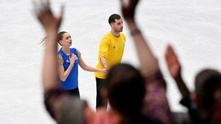 Oleksandra Nazarova et Maksym Nikiti, à Montpellier, le 25 mars 2022. (PASCAL GUYOT / AFP)