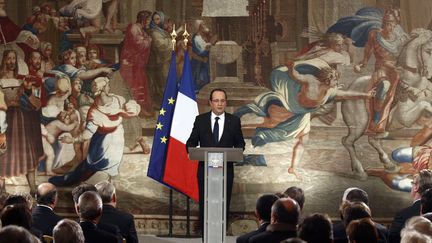 Le pr&eacute;sident de la R&eacute;publique, Fran&ccedil;ois Hollande, pr&eacute;sente ses v&oelig;ux aux Assembl&eacute;es, le 16 janvier 2013, &agrave; l'Elys&eacute;e. (REMY DE LA MAUVINIERE / AFP)