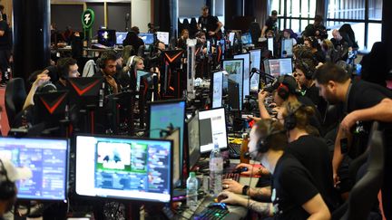 Des streamers participent au "ZEvent"&nbsp; à Montpellier le 20 septembre 2019. Photo d'illustration. (SYLVAIN THOMAS / AFP)