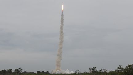 La fusée Chandrayaan 2 lancée à Sriharikota en Inde le 22 juillet 2019, un "jour historique" pour l'Inde. (ARUN SANKAR / AFP)