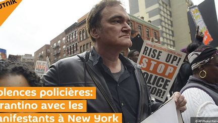 Le réalisateur américain Quentin Tarantino proteste contre les violences de la police dans une manifestation à New York... (Sputnik)