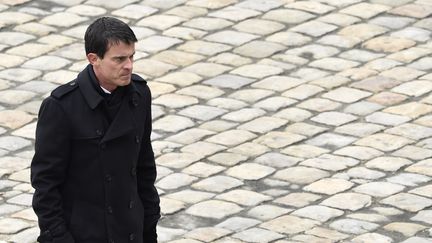 Manuel Valls lors de l'hommage national aux victimes des attaques du 13 novembre aux Invalides, à Paris, le 27 novembre 2015. (MIGUEL MEDINA / AFP)