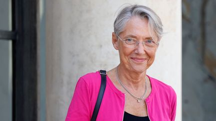 Elisabeth Borne, l'ancienne ministre du Travail, sur le perron de l'Elysée, le 11 mai 2022. (LUDOVIC MARIN / AFP)