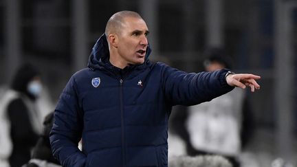 L'ESTAC Troyes a décidé se séparer de son coach Laurent Batlles, le 30 décembre 2021. (NICOLAS TUCAT / AFP)