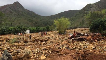 Le site où s'est produit un glissement de terrain à Houaïlou, en Nouvelle-Calédonie,&nbsp;mard 22 novembre 2016. (MARGUERITE POIGOUNE / NC1ERE)