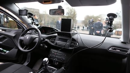 Un système de radar embarqué présenté à Evreux (Eure), le 24 février 2017. (CHARLY TRIBALLEAU / AFP)