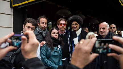 Recueillement dans le XIe arrondissement de Paris, un an après les attentats