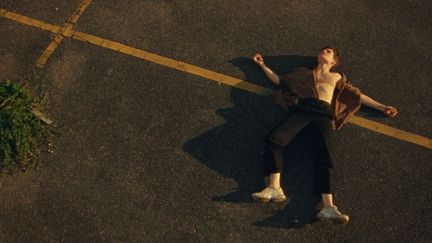 Chris de Christine &amp; The Queens dans le clip de "Doesn't matter (voleur de soleil)".
 (Colin Solal Cardo)