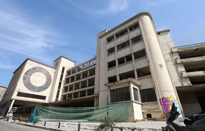 La Grande Brasserie du Levant, datant de 1930, ici photographiée le 29 mars 2017. Le bâtiment a été démoli peu après. 
 (ANWAR AMRO / AFP)