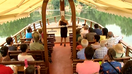 La soprano Veronica Antonelli vous invite à embarquer à bord de la "Gabarre enchantée".
 (France 3 Tarn)