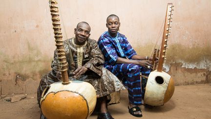 Toumani &amp; Sidiki Diabaté
 (Youri Lenquette)