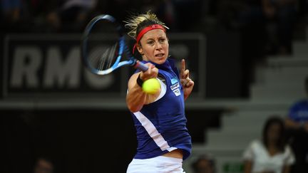 La Française Pauline Parmentier los de sa rencontre contre Sloane Stephens, en demi-finales de la Fed Cup à Aix-en-Provence (Bouches-du-Rhône), samedi 21 avril. (BORIS HORVAT / AFP)