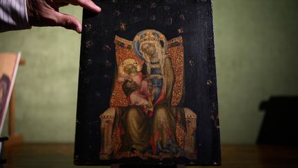 "La Vierge et l'Enfant en trône" vendu aux enchères (PHILIPPE LOPEZ / AFP)