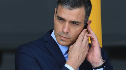 Le Premier ministre espagnol Pedro Sanchez le 2 mai 2022 lors d'une visite à Siauliai (Lituanie) (PETRAS MALUKAS / POOL)