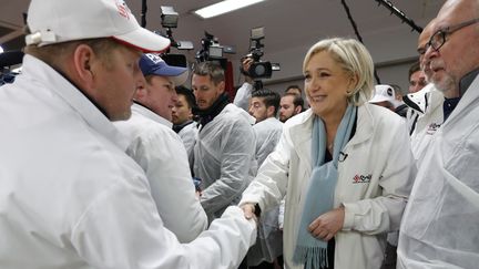 Marine Le Pen à l'offensive sur le marché de Rungis