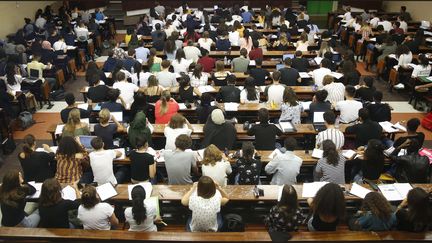 La PACES, la première année communes aux études de santé, ne sera plus un passage obligé pour les étudiants en médecine. (LUC NOBOUT / MAXPPP)