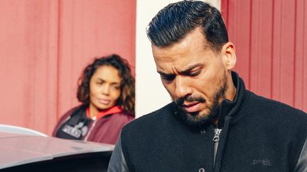 Lani Sogoyou et Tewfik Jallab incarnent deux "cramés" dans la police de Marseille. (LAURENT LE CRABE / NETFLIX)