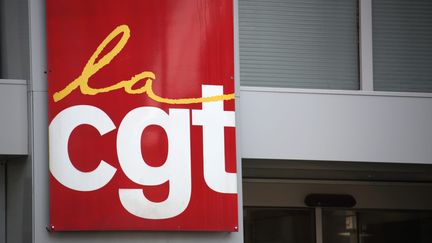 Le logo de la CGT, au siège de la centrale syndicale, à Montreuil (Seine-Saint-Denis), le 23 juin 2016. (MAXPPP)