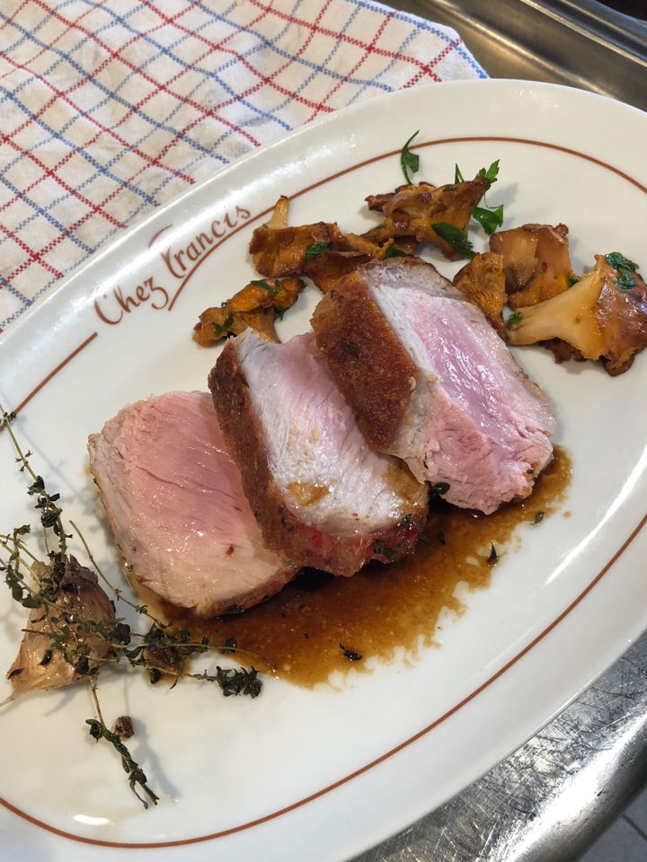 Veau grillé aux girolles de Chez Francis. (RF / BERNARD THOMASSON)