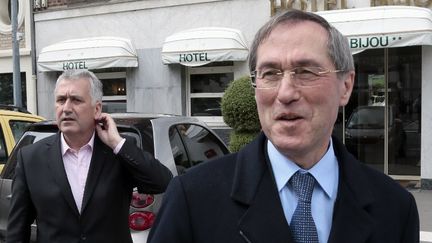 L'ancien secr&eacute;taire g&eacute;n&eacute;ral de l'Elys&eacute;e, Claude Gu&eacute;ant, le 13 juin 2012 lors de la campagne des l&eacute;gislatives &agrave; Boulogne-Billancourt (Hauts-de-Seine). (JACQUES DEMARTHON / AFP)