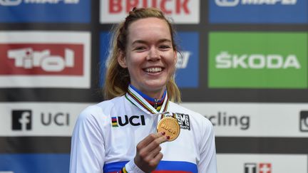 La coureuse néerlandaise Anna Van Der Breggen a remporté le titre de championne du monde sur route, samedi 29 septembre 2017 à&nbsp;Innsbruck en Autriche. (CHRISTOF STACHE / AFP)