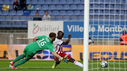 L'attaquant de l'AC.Ajaccio Yoane Wissa  a mis au supplice Prévot le gardien sochalienl  (LIONEL VADAM / MAXPPP)