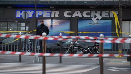 &nbsp; (L'épicerie casher de la porte de Vincennes où Amédy Coulibaly a tué quatre personnes © Maxppp)