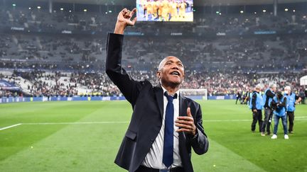 Antoine Kombouaré célèbre le titre de Nantes, le 7 mai 2022,&nbsp;au Stade de France.&nbsp; (MATTHIEU MIRVILLE / MATTHIEU MIRVILLE)