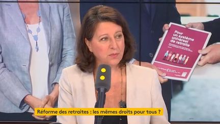 Agnès Buzyn, ministre des Solidarités et de la Santé, vendredi 19 juillet 2019 sur le plateau de franceinfo. (FRANCEINFO)