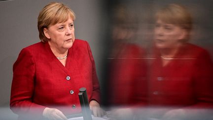 La chancelière allemande Angela Merkel lors d'un débat au Bundestag à Berlin (Allemagne), le 25 août 2021. (TOBIAS SCHWARZ / AFP)