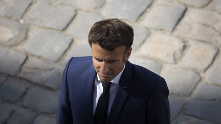 Emmanuel Macron, aux Invalides, le 27 avril 2022. (ALEXIS SCIARD / MAXPPP)