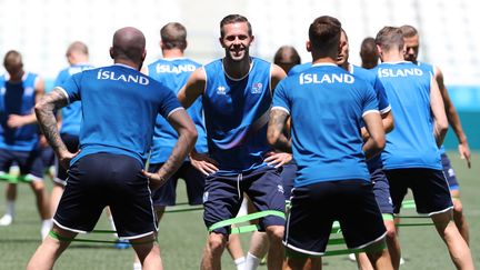 Les joueurs de l'équipe d'Islande à l'entraînement, en vue de leur deuxième match de Coupe du monde face au Nigéria.&nbsp; (ZURAB KURTSIKIDZE / EPA)