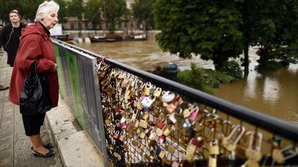 Paris veut libérer le pont Neuf de ses cadenas d'amour