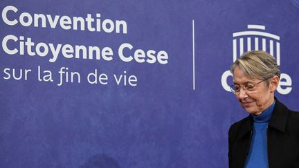 La Première ministre Elisabeth Borne, lors de la convention citoyenne pour la fin de vie. (ALAIN JOCARD / POOL)