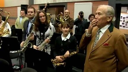 L'émotion de Georges Prêtre à l'école de musique de Waziers
 (France 3 / Culturebox)