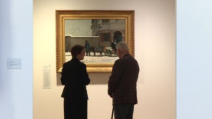 le mécène Paul Dini visite l'exposition des vingt ans du musée qui porte son nom à Villefranche-sur-Saône, Rhône. (CAPTURE D'ÉCRAN FRANCE 3 / C. Cherry Pellat)