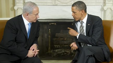 Le Premier ministre isra&eacute;lien, Benyamin Netanyahu (&agrave; gauche), et le pr&eacute;sident am&eacute;ricain, Barack Obama, le 20 mai 2011 &agrave; Washington (Etats-Unis). (JIM WATSON / AFP)