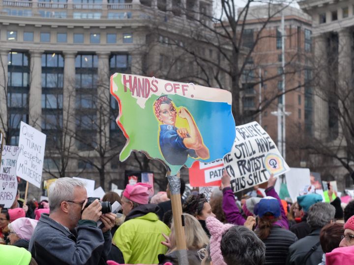 Pendant la "Marche des femmes" contre Donald Trump, à Washington D.C., samedi 21 janvier 2017. (MARIE-ADELAIDE SCIGACZ / FRANCEINFO)