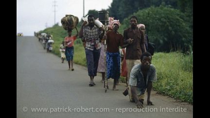 Réfugiés près de Paynesville (Libéria) le 12 juillet 1990. (photo Patrick Robert /corbis/Sygma)