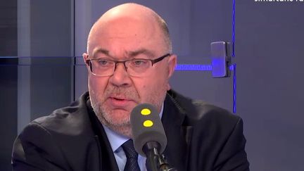 Le ministre de l'Agriculture et de l'alimentation, Stéphane Travert dans le studio de franceinfo, le 3 mai 2018. (FRANCEINFO)