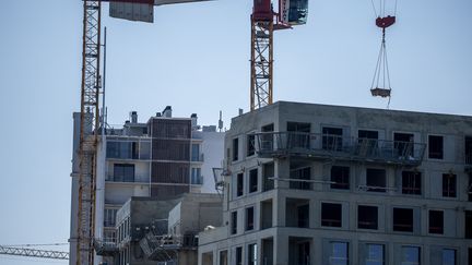 Un chantier de construction d'appartements à Toulouse (Haute-Garonne), le 18 avril 2023. (FREDERIC SCHEIBER / HANS LUCAS / AFP)