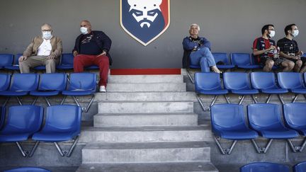 Des supporters du Stade Malherbe de Caen, le 11 juillet 2020 (SAMEER AL-DOUMY / AFP)