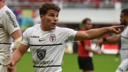 Le demi de mêlée toulousain Antoine Dupont lors d'un match du Top 14 contre Biarritz le 2 octobre 2021 (GAIZKA IROZ / AFP)