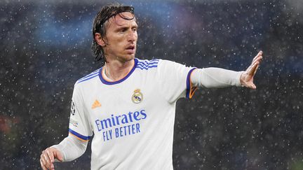 Le milieu de terrain du Real Madrid Luka Modric face à Chelsea, le 6 avril 2022 à Londres. (ASHLEY WESTERN / COLORSPORT)