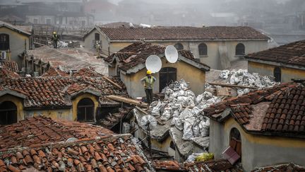 Travaux sur les toits du Grand Bazar d'Istanbul, 2017
 (OZAN KOSE / AFP)