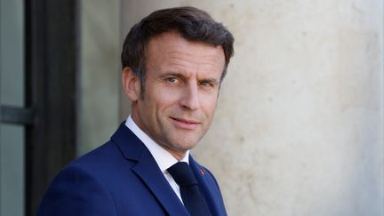 Emmanuel Macron, le 19 mai 2022, à Paris. (LUDOVIC MARIN / AFP)