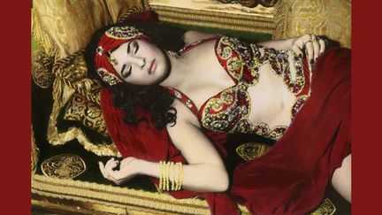 Natacha Sleeping, Cairo, 2000
 (Courtesy Galerie Nathalie Obadia, Paris / Bruxelles)