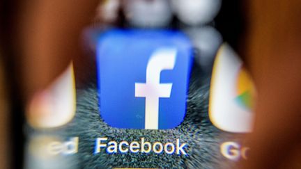 Les problèmes de Facebook s'aggravent le 30 mars 2018 avec la fuite d'un mémo interne d'un cadre dirigeant. (MLADEN ANTONOV / AFP)